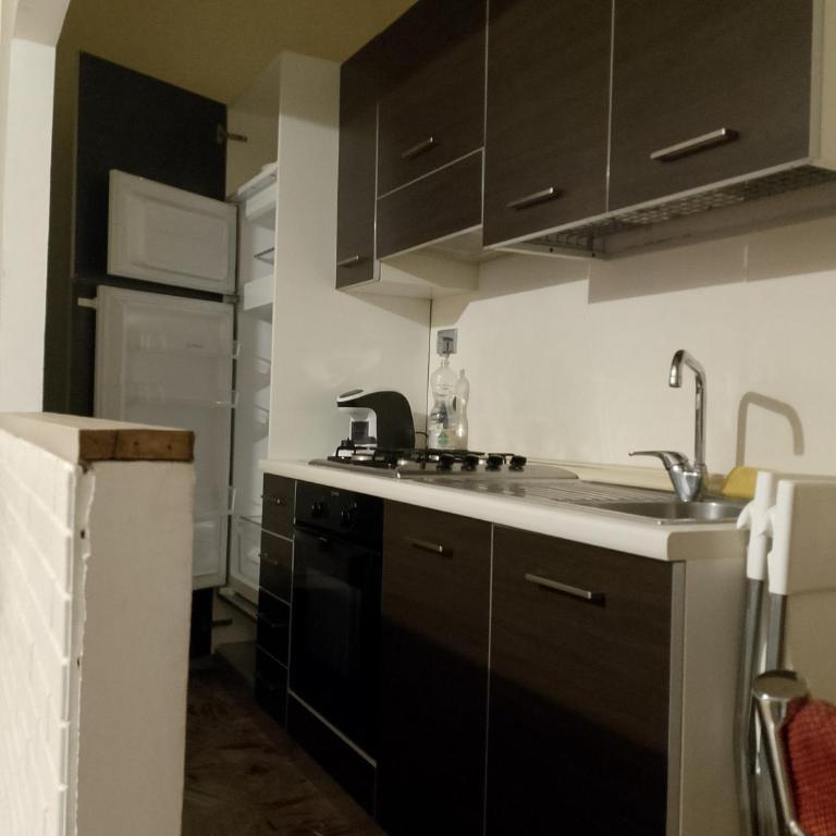 B&B Iris - Appartamento con 1 Camera da Letto con Balcone e Vista Città - 3