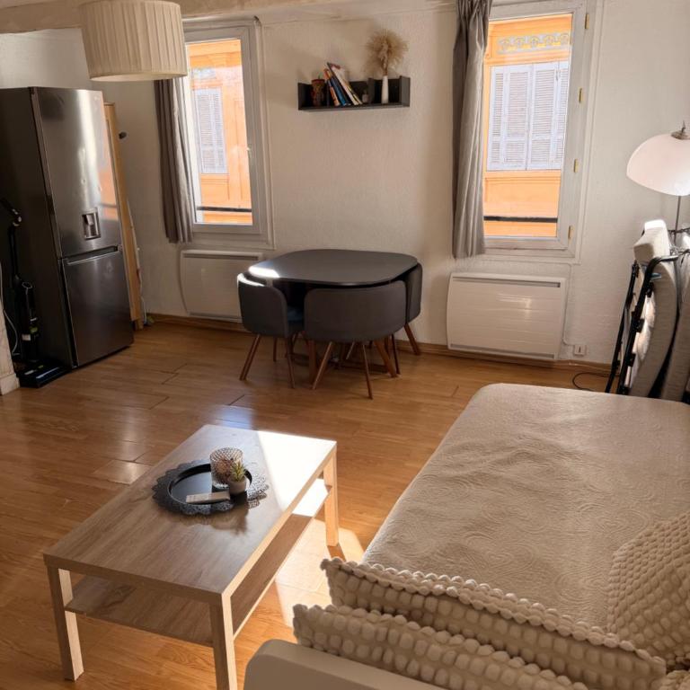 T2 lumineux hyper centre Aix en Provence à quelques metres du Cours Mirabeau pour 1 à 5 personnes - Apartment mit 2 Schlafzimmern - 9