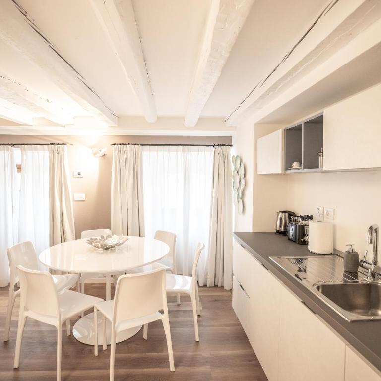 Hotel Vis à Vis - Appartamento Familiare con 2 Camere da Letto - Dependance - 2