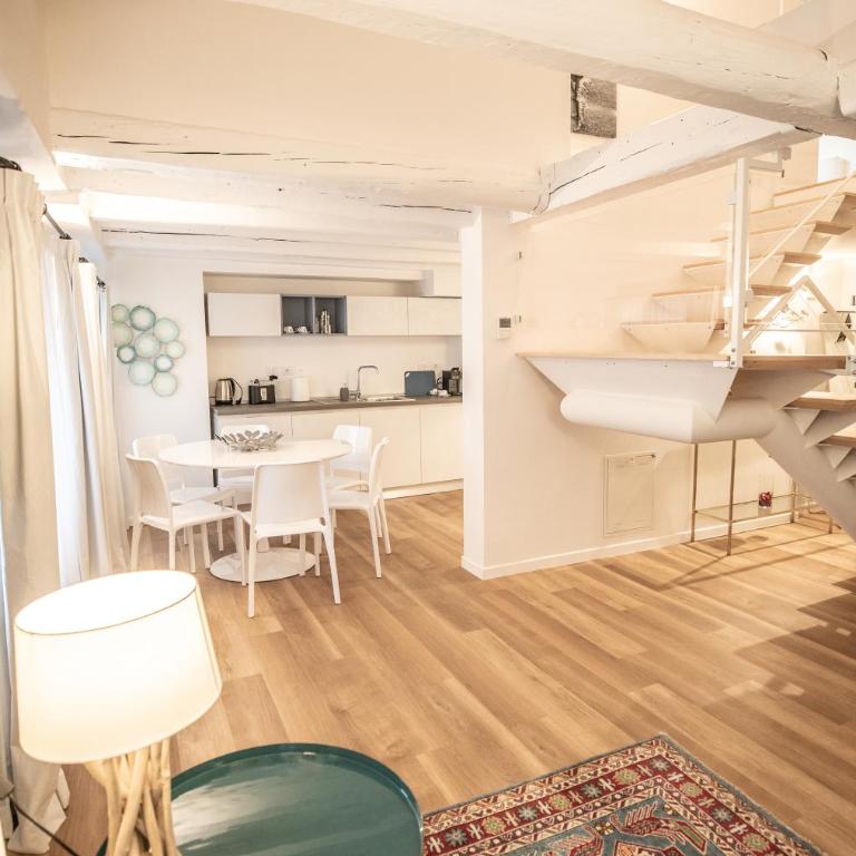Hotel Vis à Vis - Appartamento Familiare con 2 Camere da Letto - Dependance - 3