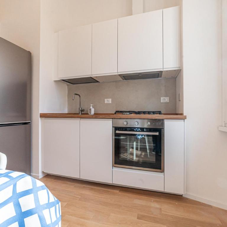 Base dell'Avventura - Metro Manzoni, Metro Lodi & Wi-Fi - Appartamento Superior con 2 Camere da Letto - 2