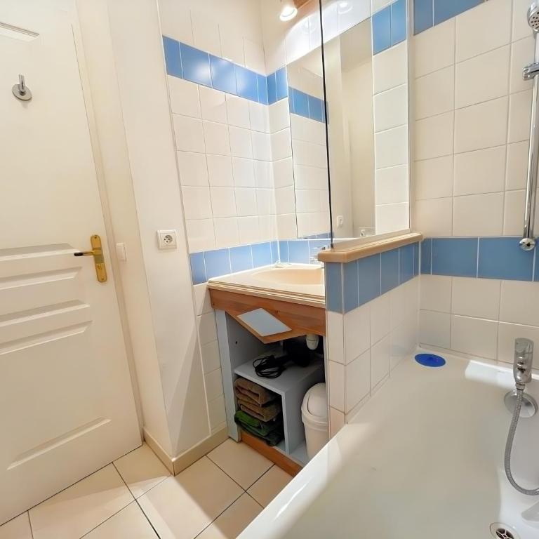 Vue sur le Golf de Deauville - Parking et Piscine - Appartement 1 Chambre avec Balcon - 12