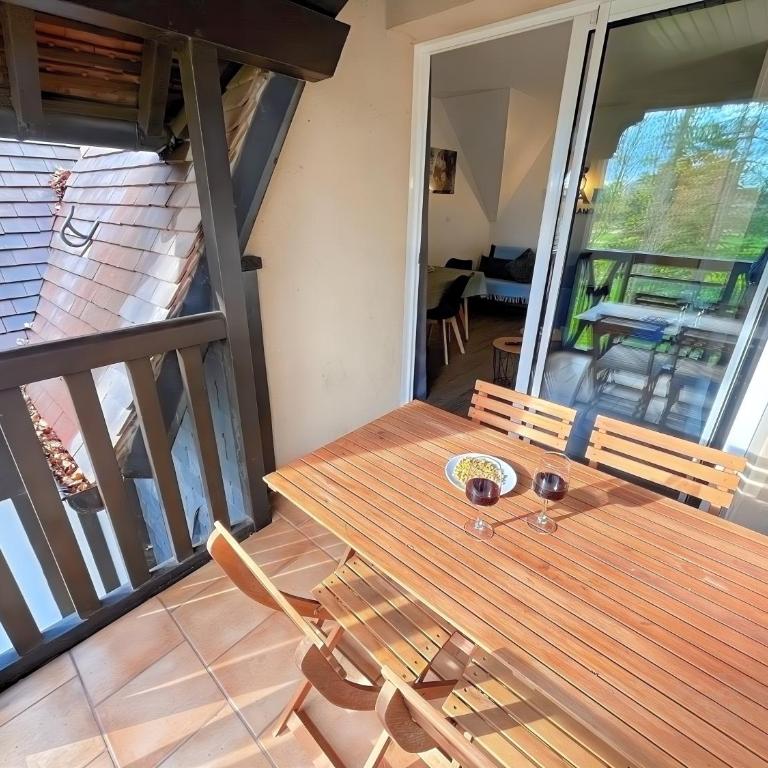 Vue sur le Golf de Deauville - Parking et Piscine - Appartement 1 Chambre avec Balcon - 17