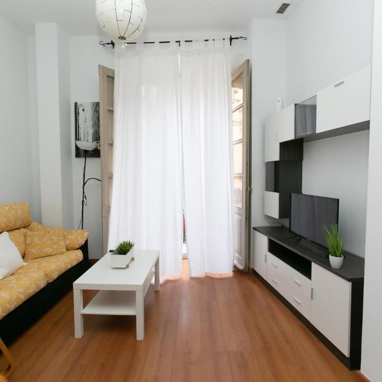 Loft con balcón en el centro histórico de Málaga - Apartamento - 2 niveles - 18