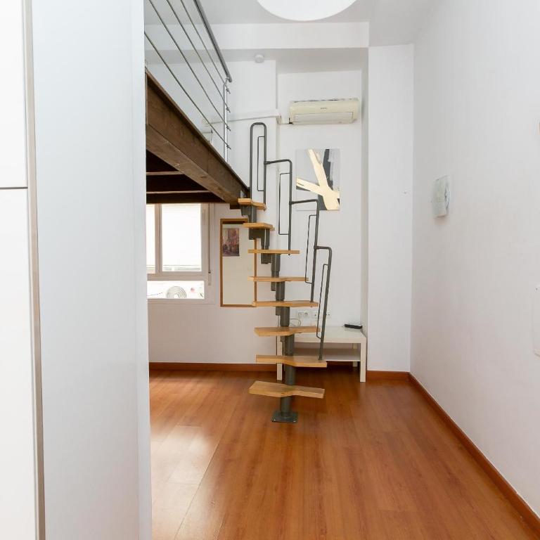 Loft con balcón en el centro histórico de Málaga - Apartamento - 2 niveles - 23