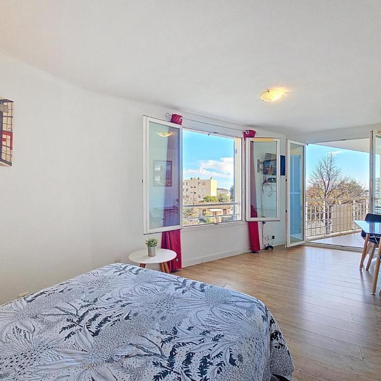 Superbe studio avec balcon vue mer - AC, Wifi, 2 - Appartement 1 Chambre - 1