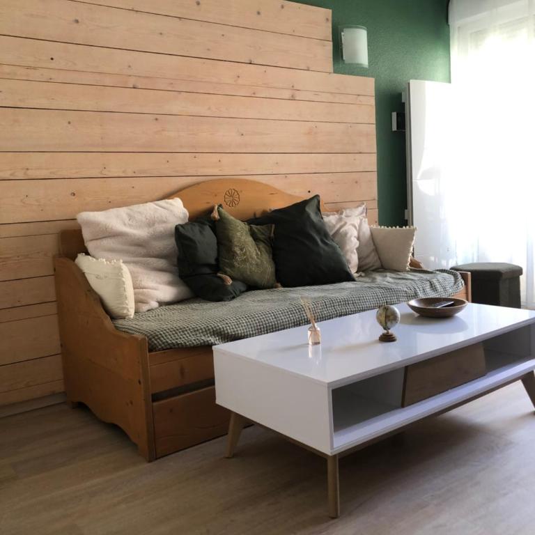 Bagnères-de-Luchon de Luchon T3 vue montagne 15 minutes station de ski, piscine de juin - septembre - Apartment mit 2 Schlafzimmern - 17