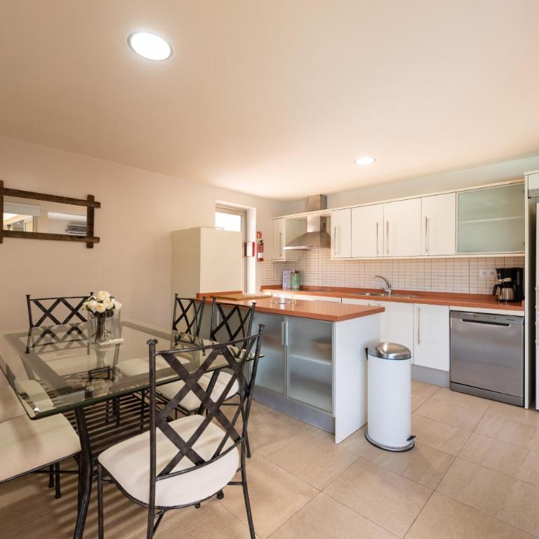 Premium House with Private Heated Pool and Bbq - Chalet - 17