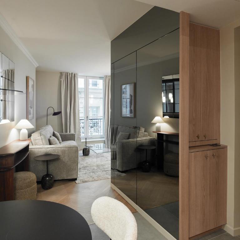 Maison Marais - One-Bedroom Deluxe Apartment - 5