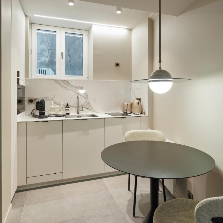 Maison Marais - One-Bedroom Deluxe Apartment - 6