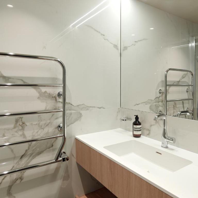 Maison Marais - One-Bedroom Deluxe Apartment - 5