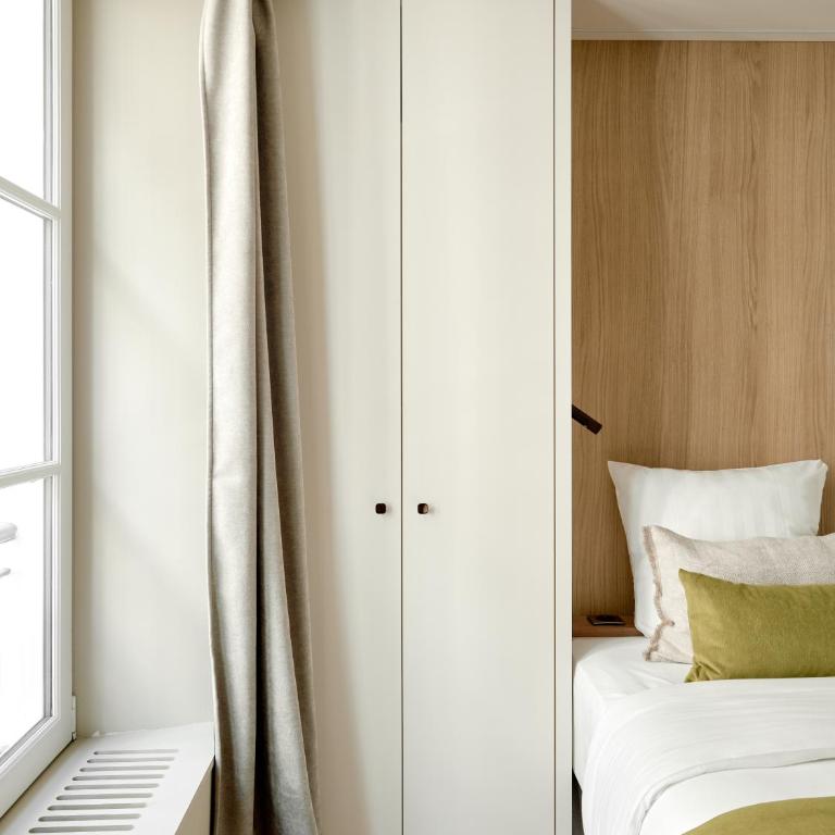 Maison Marais - One-Bedroom Deluxe Apartment - 7