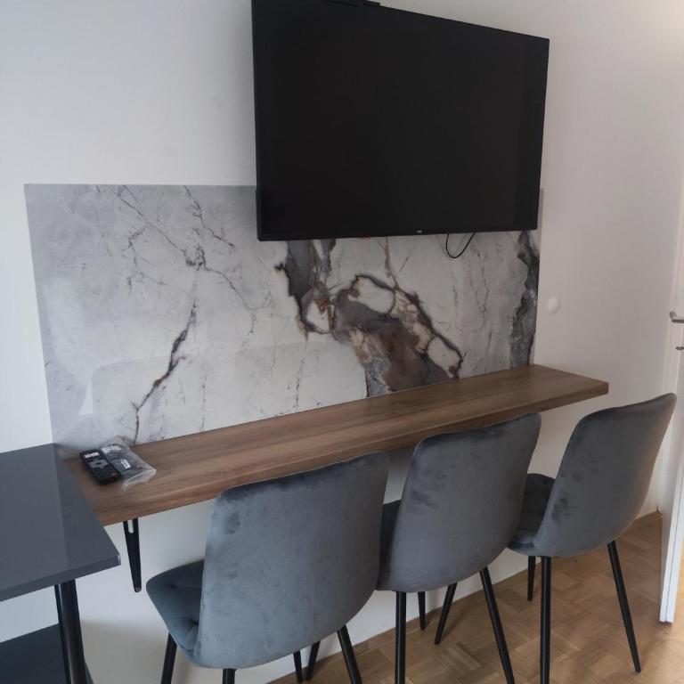 Ma Bel Apartments Sarajevo - Apartman sa 2 Spavaće Sobe i Terasom - 21