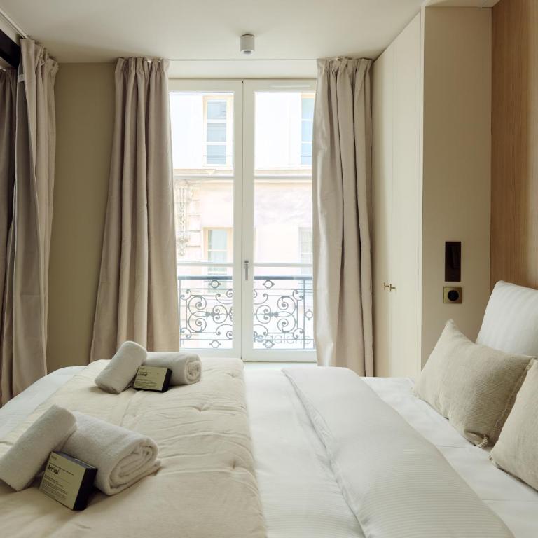 Maison Marais - One-Bedroom Deluxe Apartment - 13
