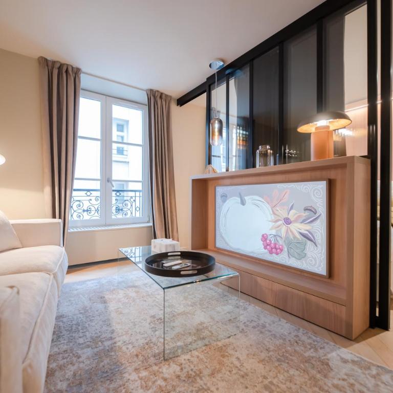 Maison Marais - One-Bedroom Deluxe Apartment - 10