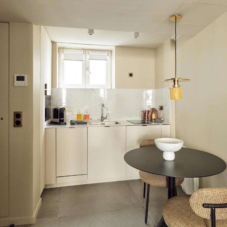Maison Marais - One-Bedroom Deluxe Apartment - 11