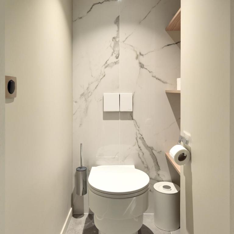 Maison Marais - One-Bedroom Deluxe Apartment - 13