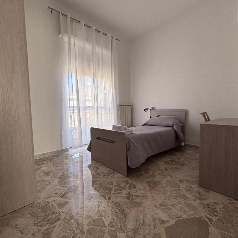 Salerno a due passi dal mare - Appartamento con 3 Camere da Letto e con Balcone - 3