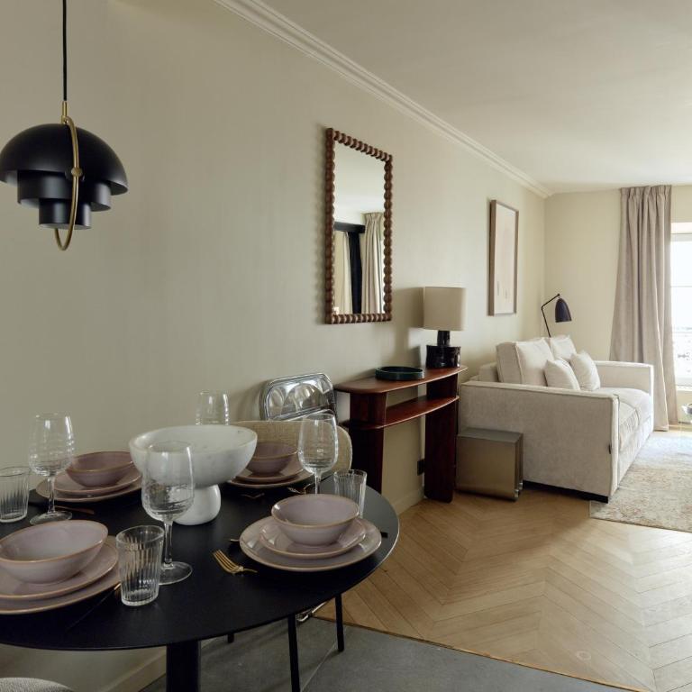 Maison Marais - One-Bedroom Deluxe Apartment - 12
