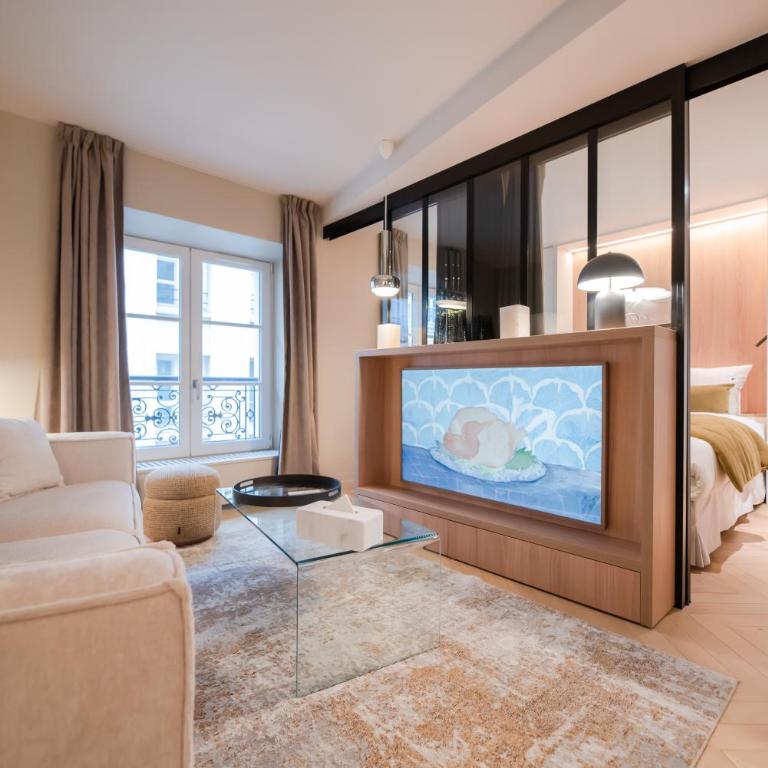 Maison Marais - One-Bedroom Deluxe Apartment - 13