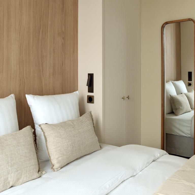 Maison Marais - One-Bedroom Deluxe Apartment - 24