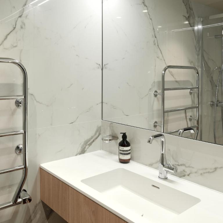 Maison Marais - One-Bedroom Deluxe Apartment - 14