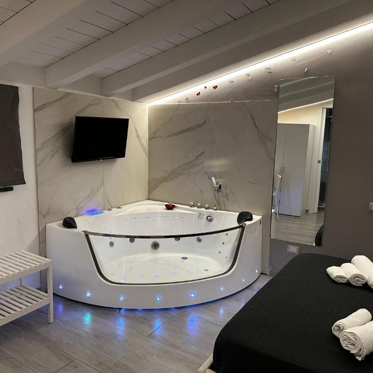 Le Tre Anfore - King Room with Spa Bath - 2