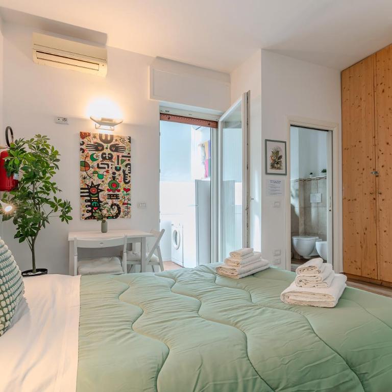 Loft Corso Trieste Free parking & Kitchen - One-Bedroom House - 2