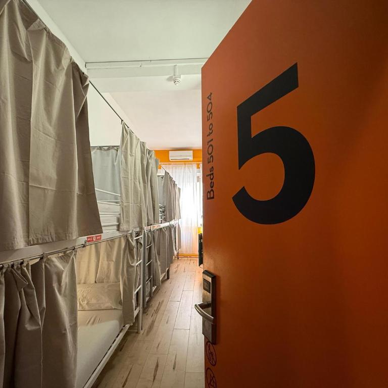 QUO Milano - Bed in 6-Bed Mixed Dormitory Room - 10