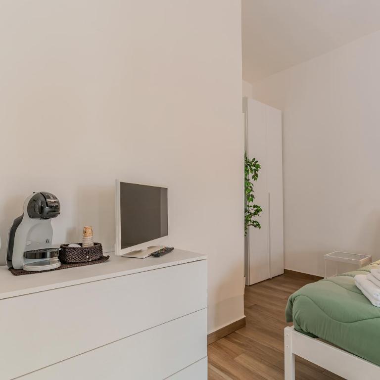 Loft Corso Trieste Free parking & Kitchen - One-Bedroom House - 18