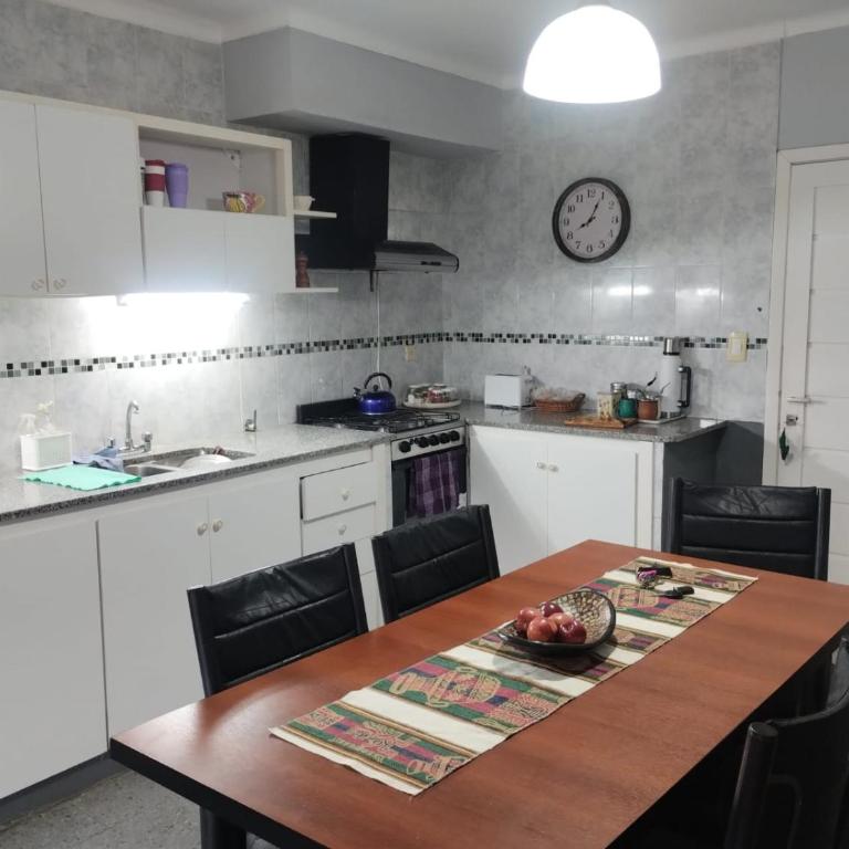 Departamento zona playa - Three-Bedroom Apartment - 12