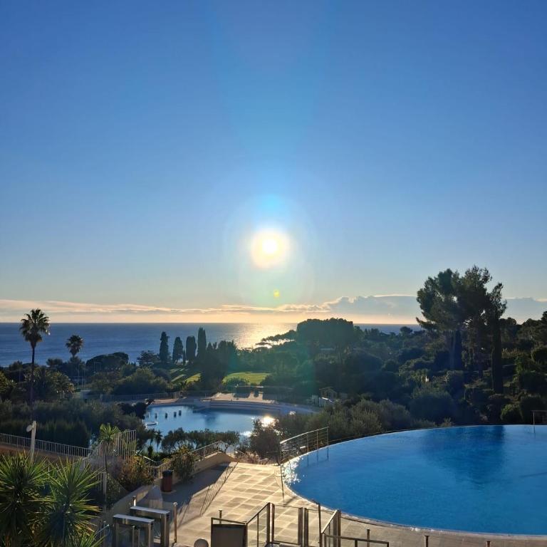 Cap Esterel - Duplex avec 2 terrasses dont une tropezienne, piscines et loisirs - Apartment mit 1 Schlafzimmer und Terrasse - 17