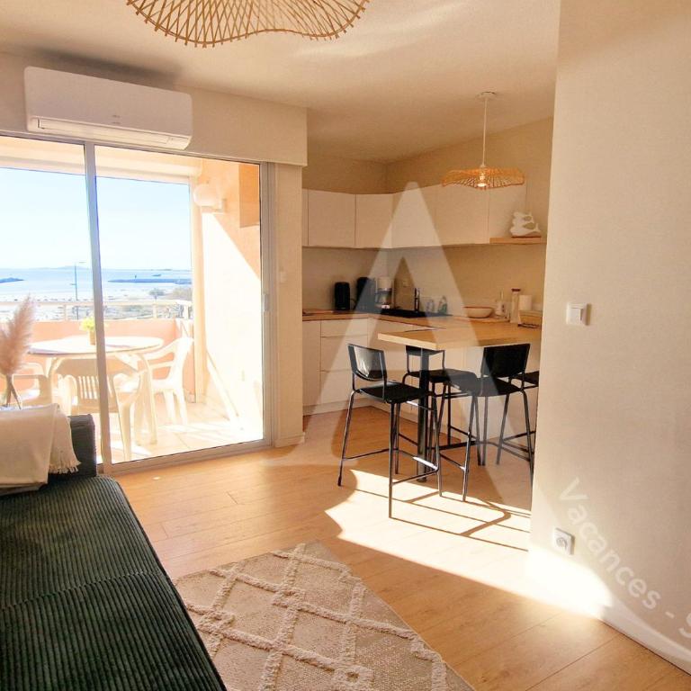 T2 EN 1ERE LIGNE MER AVEC PARKING - Appartement - Vue sur Mer - 1