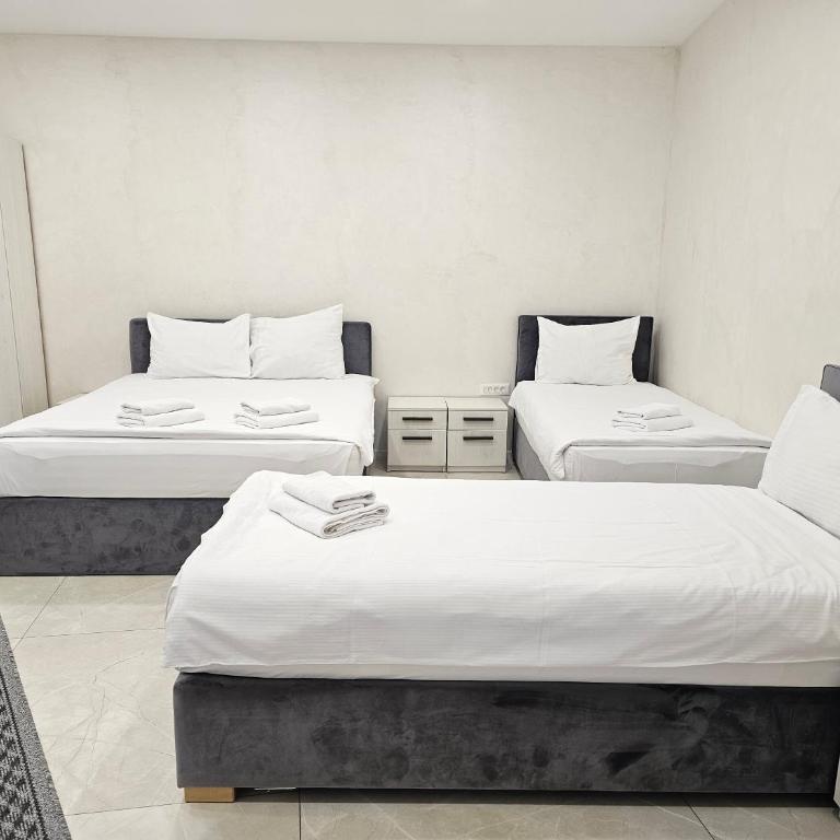 Ornament Hotel and Apartments - King Studio - 2