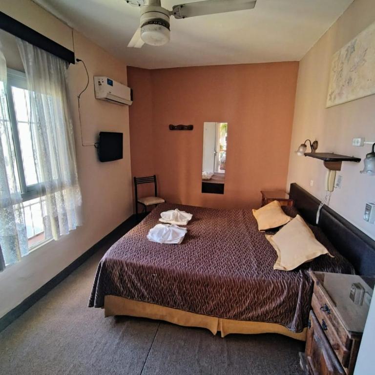 Apart Hotel RITZ - Habitación Doble con baño privado - 1 o 2 camas - 1