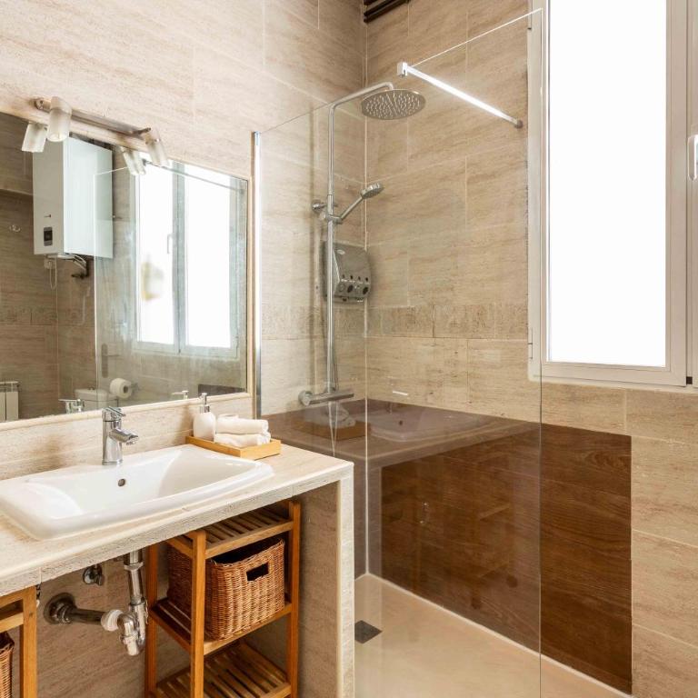 Bright & Spacious 2-BD Apartment in Chueca - Apartment - 12