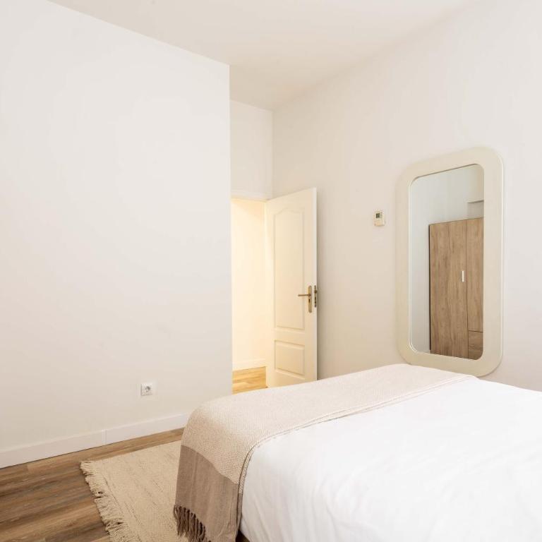 Bright & Spacious 2-BD Apartment in Chueca - Apartment - 11