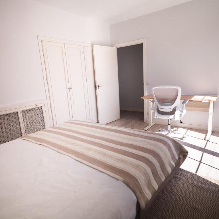 Bright 2BD2BA Apt w Private Terrace - Spacious - Apartment - 11