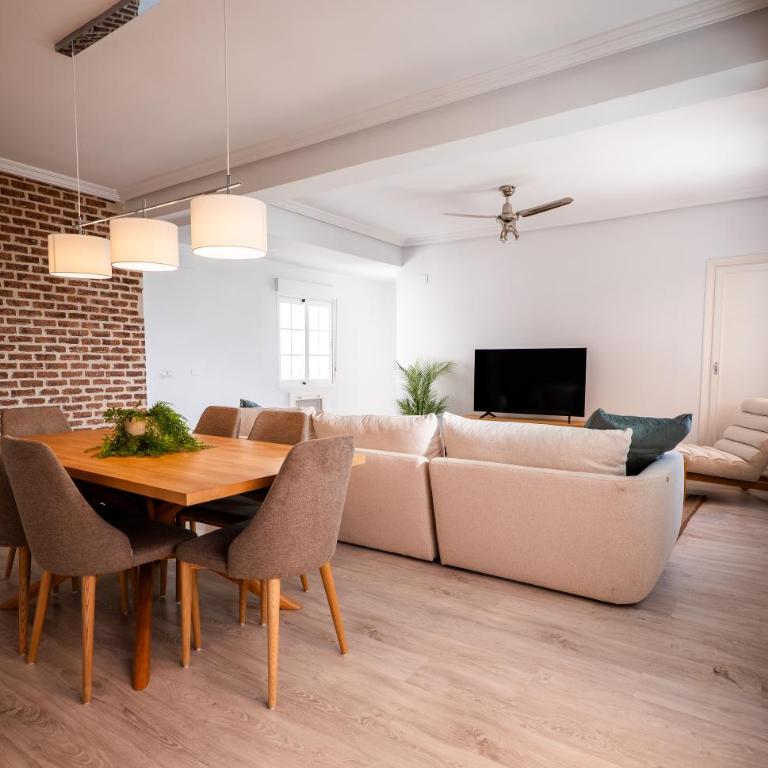 Bright 2BD2BA Apt w Private Terrace - Spacious - Apartment - 4