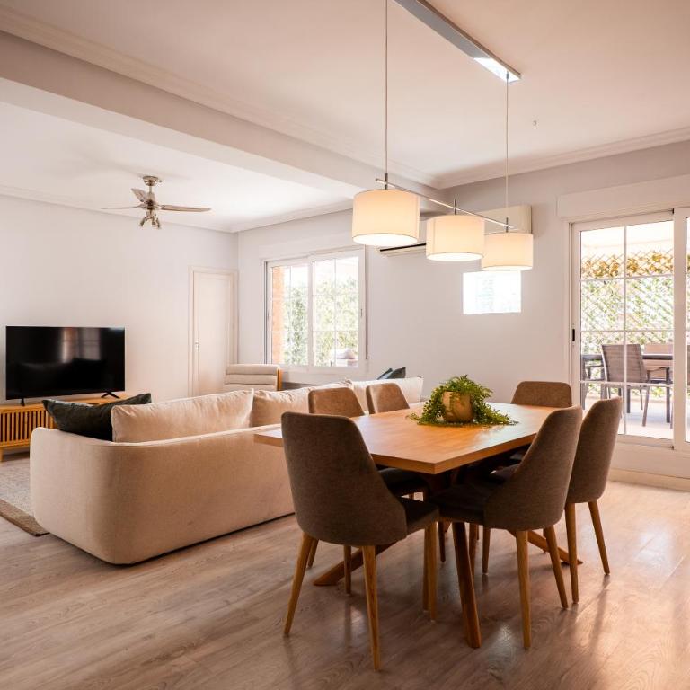 Bright 2BD2BA Apt w Private Terrace - Spacious - Apartment - 1