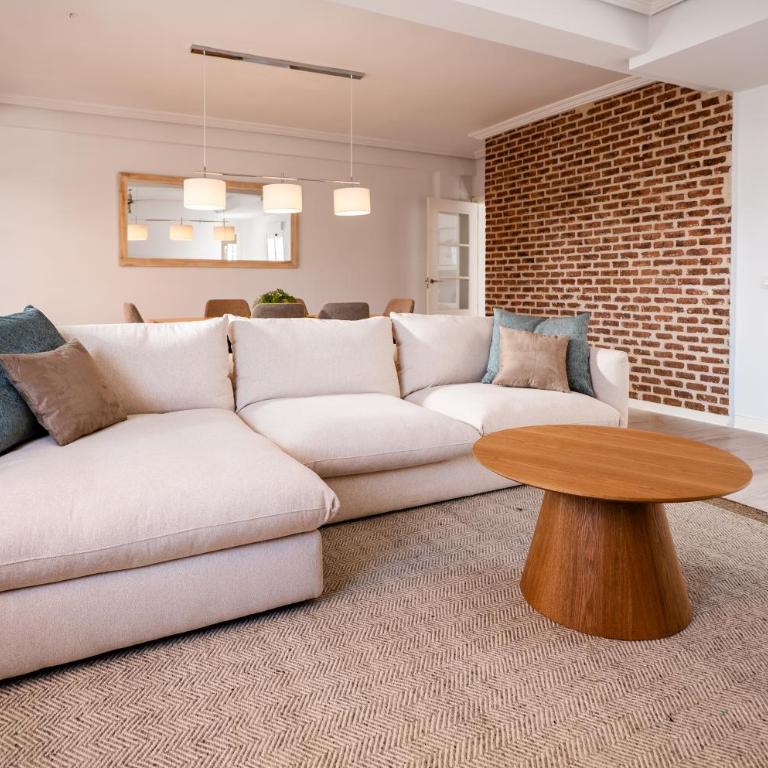 Bright 2BD2BA Apt w Private Terrace - Spacious - Apartment - 6
