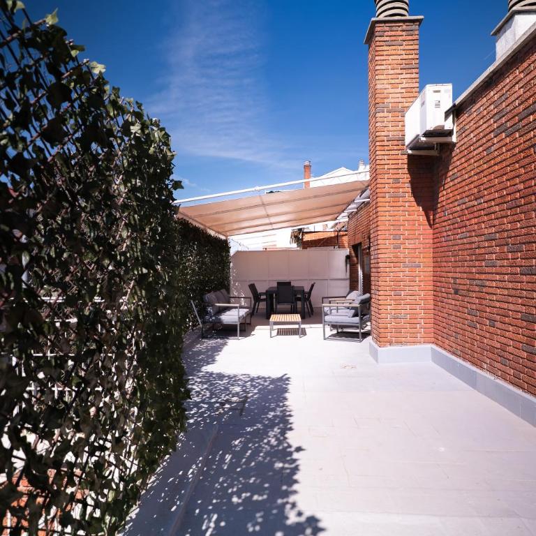 Bright 2BD2BA Apt w Private Terrace - Spacious - Apartment - 22