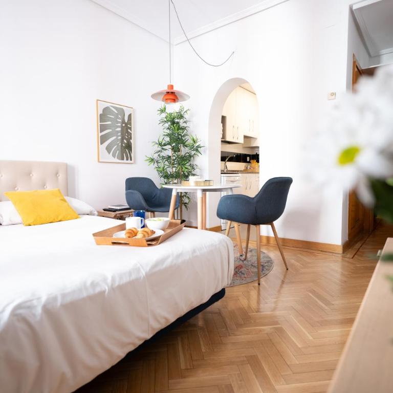 Charming Vintage Studio in trendy Chueca - Apartment - 4