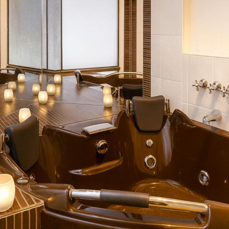 Hanaq House - King Room with Spa Bath - 3