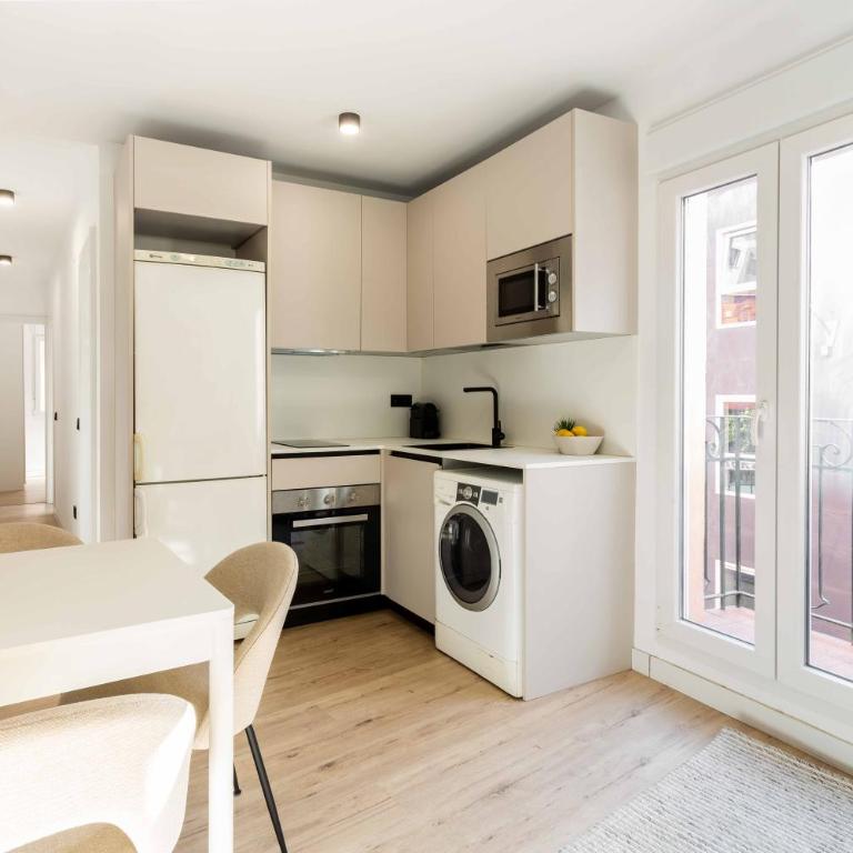 Comfortable 2BR Apartment near Plaza Castilla - Apartment - 8