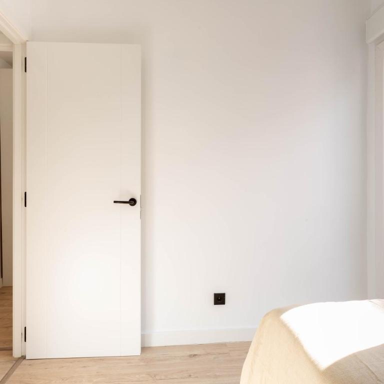Comfortable 2BR Apartment near Plaza Castilla - Apartment - 12