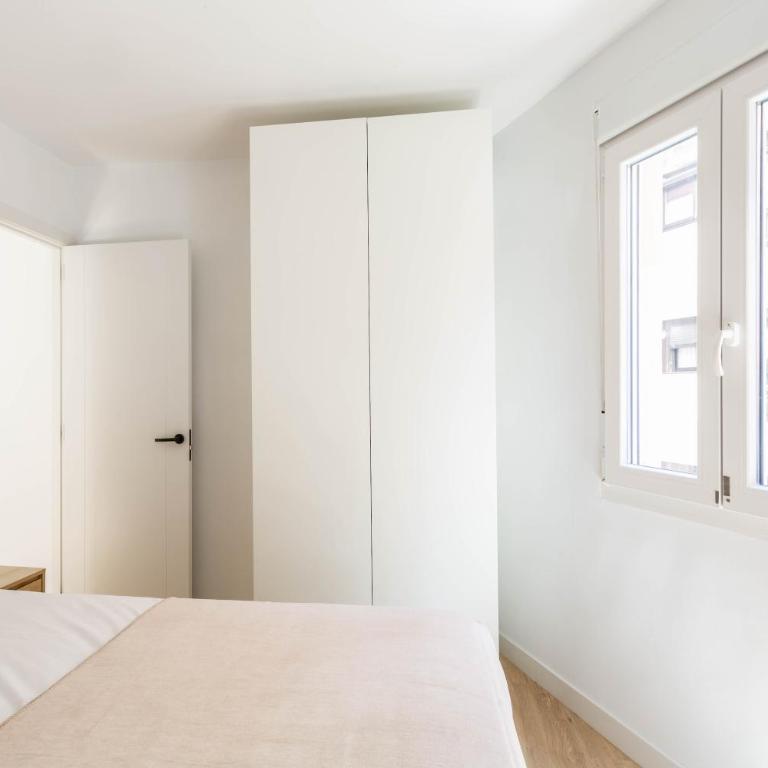 Comfortable 2BR Apartment near Plaza Castilla - Apartment - 3