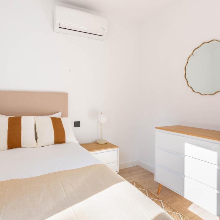 Comfortable 2BR Apartment near Plaza Castilla - Apartment - 16