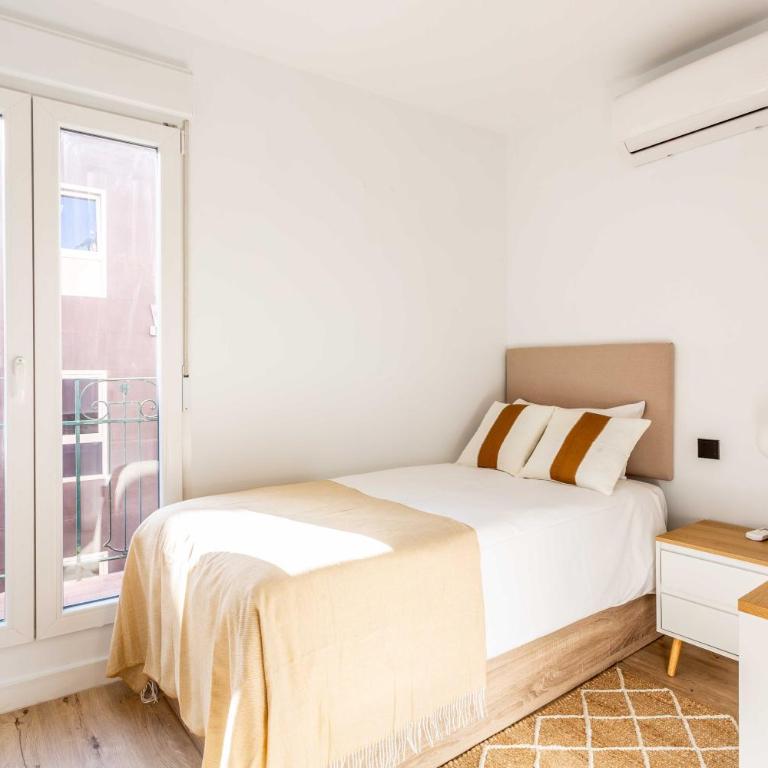 Comfortable 2BR Apartment near Plaza Castilla - Apartment - 5