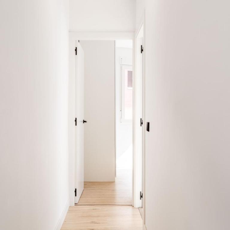 Comfortable 2BR Apartment near Plaza Castilla - Apartment - 11